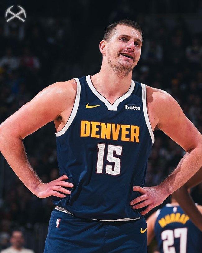  约基奇三双统治内线掘金客场力克太阳稳固西部榜首